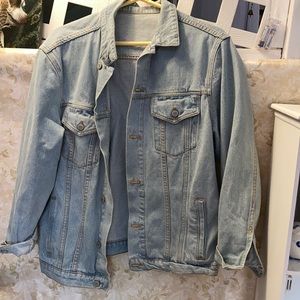 OVERSIZED “TRUCKER” DENIM JACKET